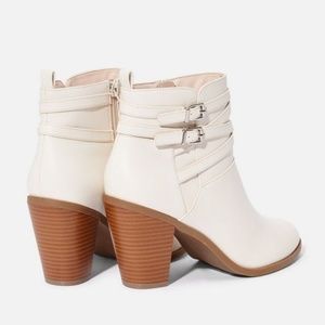 NWT White Heeled Ankle Bootie